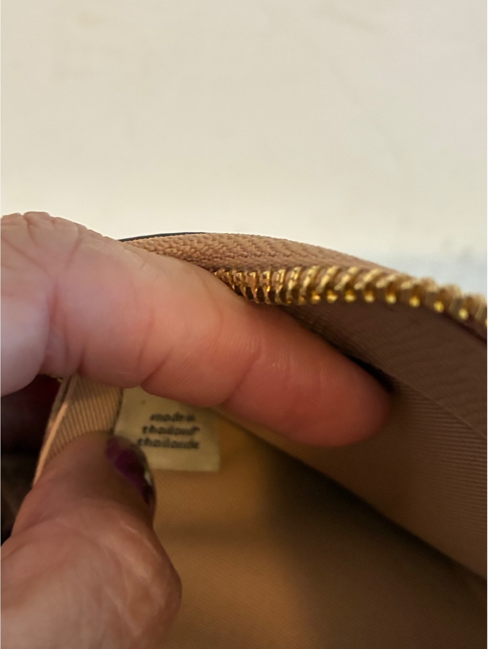 Coach Zip-Around Leather Wallet in Tan with Card Slots and Exterior Pocket - Picture 8 of 9